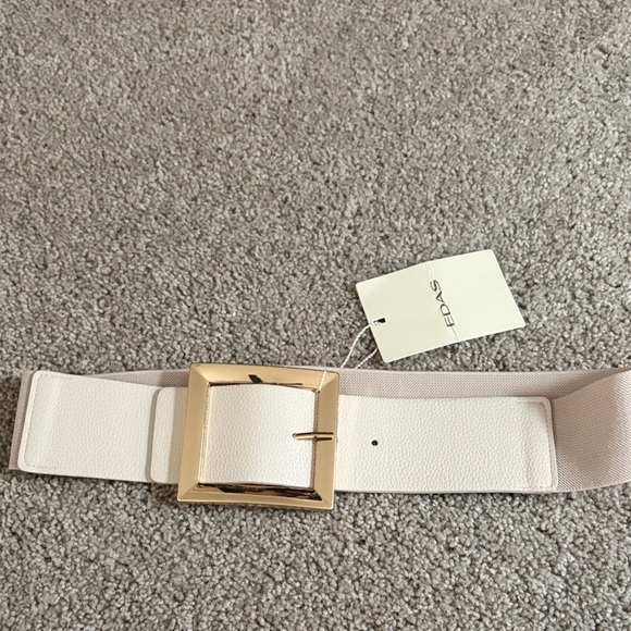 edas Accessories - Cream Belt with Gold Buckle